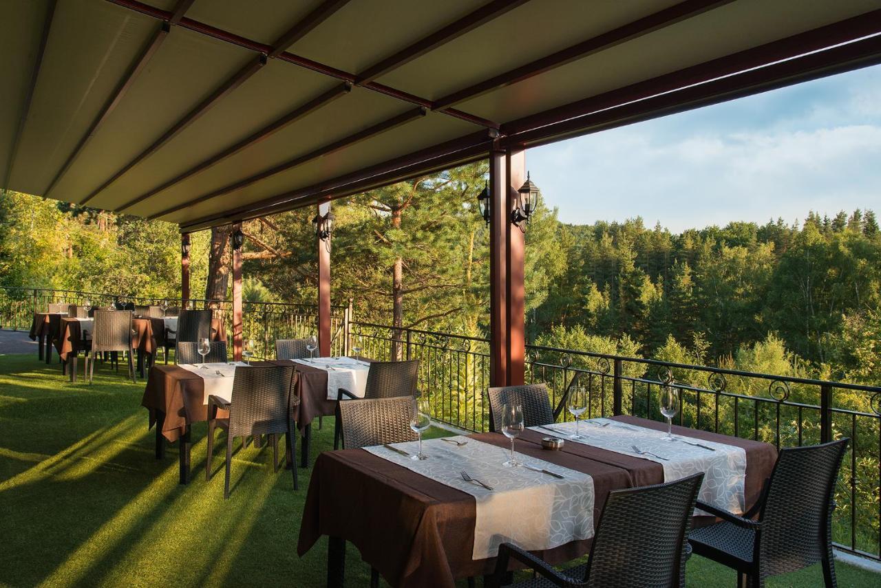 Hotel Villa Magus Kladnitsa Buitenkant foto